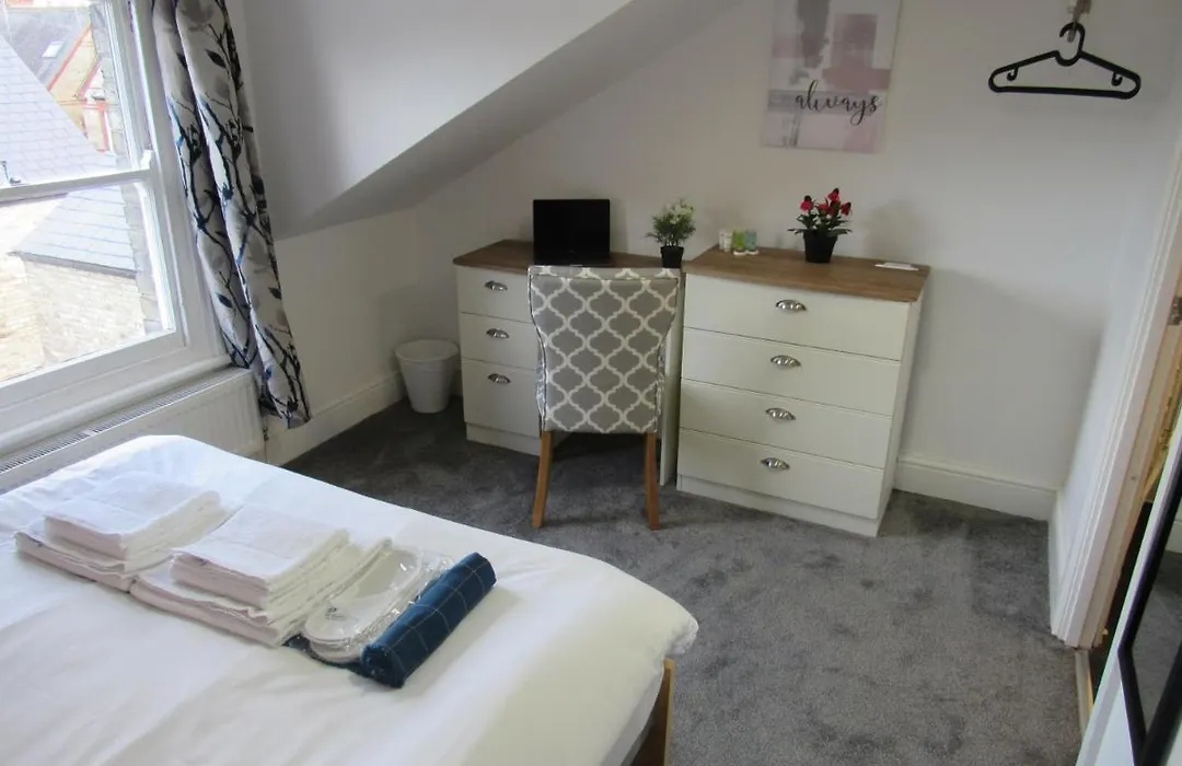 Cambridge Central Suites - Tas Accommodations-1