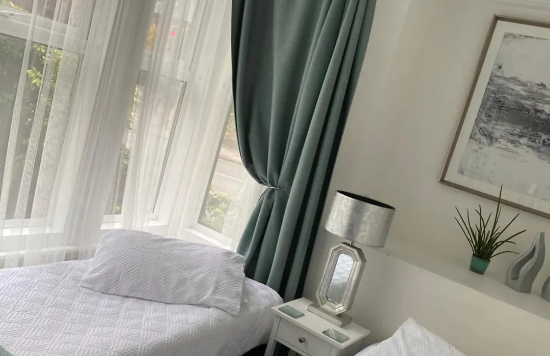 A & B Guest House Cambridge-1