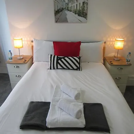 Cambridge Central Suites - Tas Accommodations-2